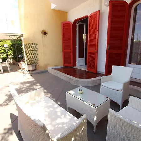 Casa Ylenia Holiday home *